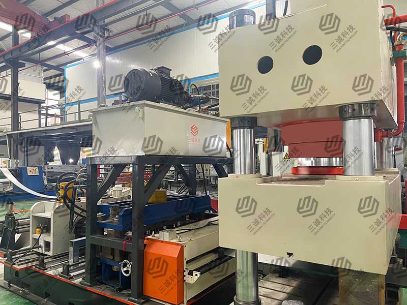 模壓電纜橋架生產(chǎn)線